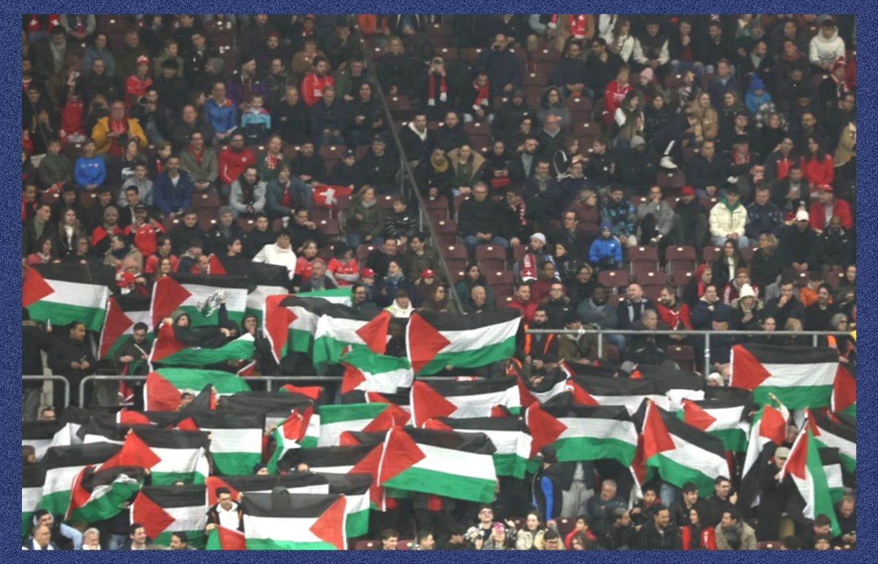 Bendera Palestina Berkibar dalam Laga Swiss vs Israel di Kualifikasi Piala Eropa 2024