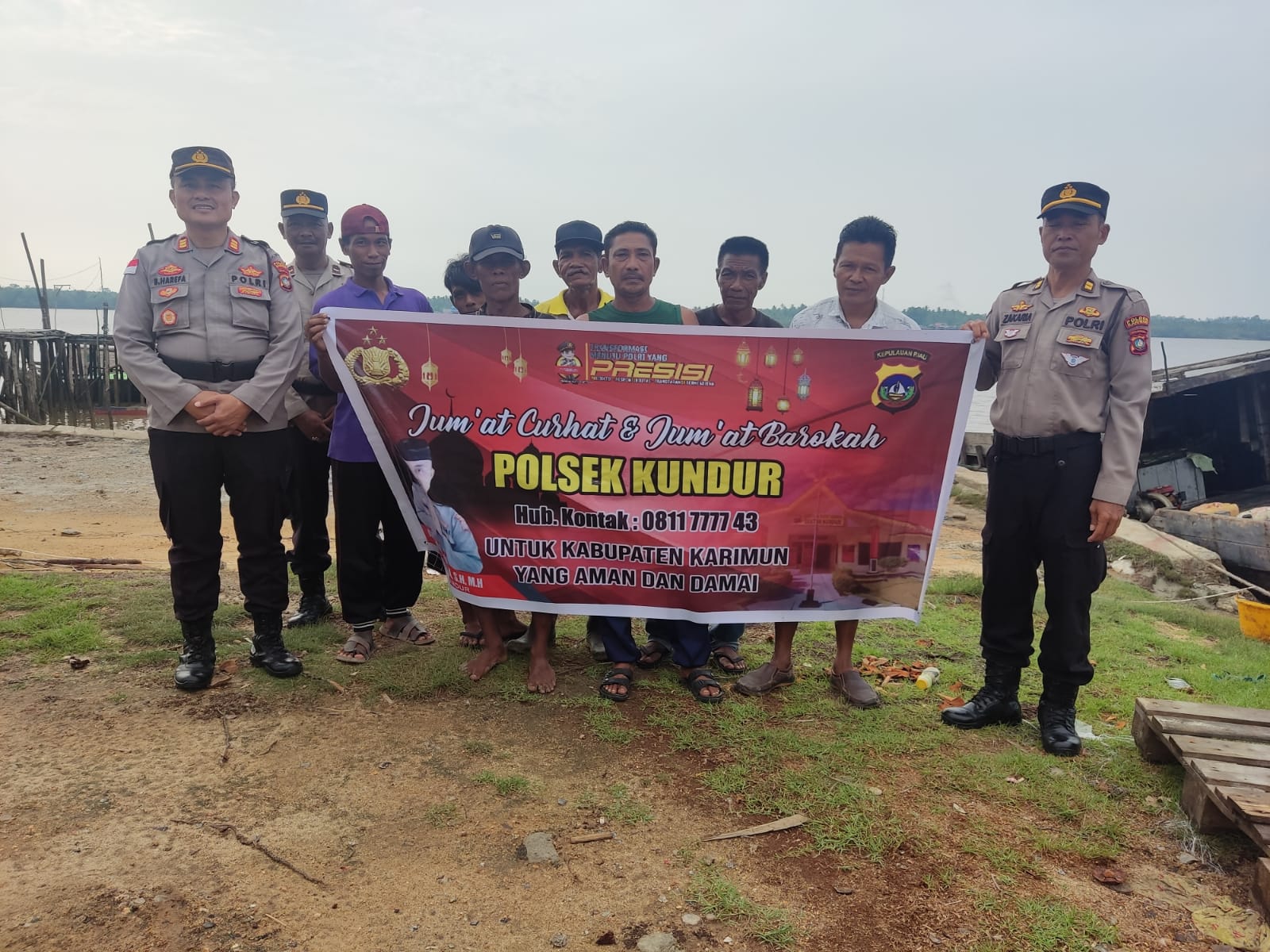 Polsek Kundur Gelar Jum'at Curhat di Pelabuhan Paya Togok