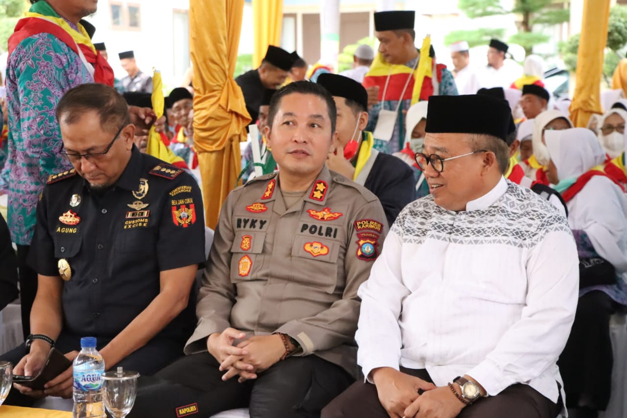 Polres Karimun Laksanakan Pengamanan Pelepasan Keberangkatan 145 Jamaah Calon Haji Tahun 1444 H / 2023 M