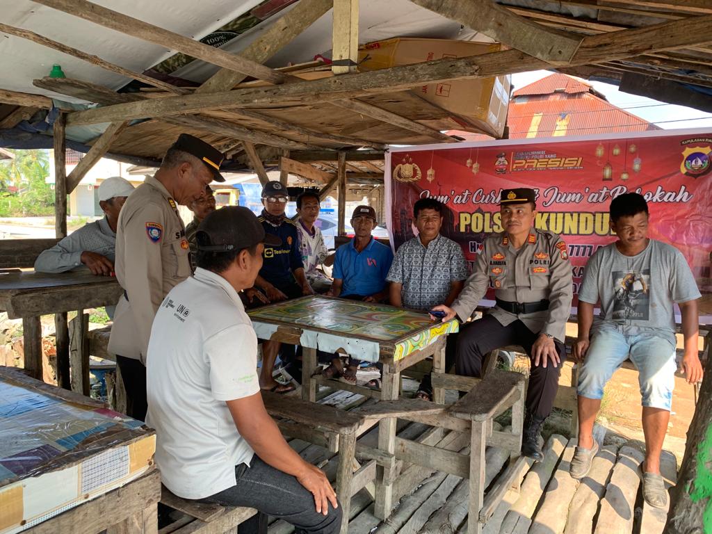 Polsek Kundur Gelar Jum'at Curhat di Pelabuhan Bintan Jaya Gudang Karet