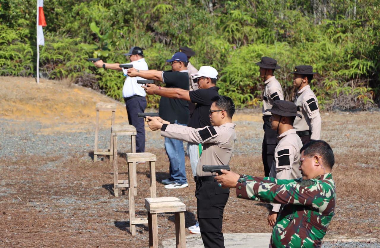 Polres Bintan Gelar Menembak, Sambut HUT Bhayangkara ke 77 Tahun 2023