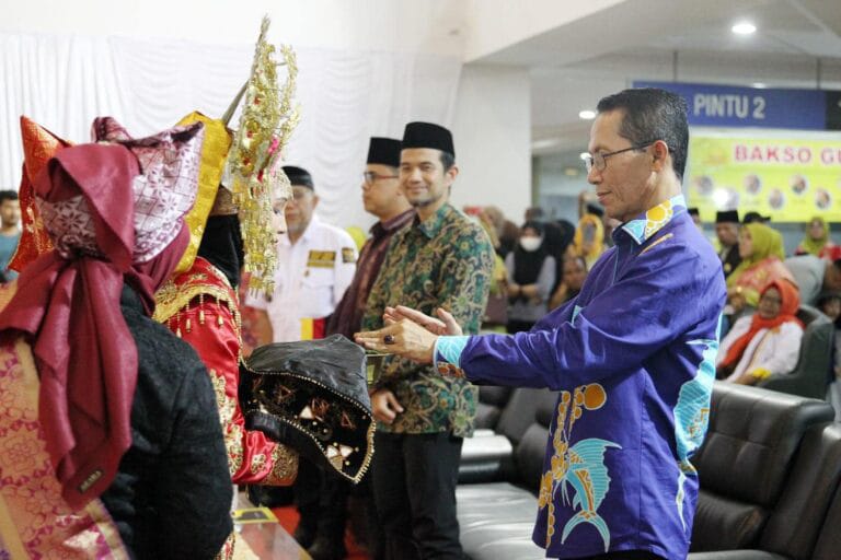 Amsakar Achmad Berpesan Saat Menghadiri Pelantikan Pengurus PTSB