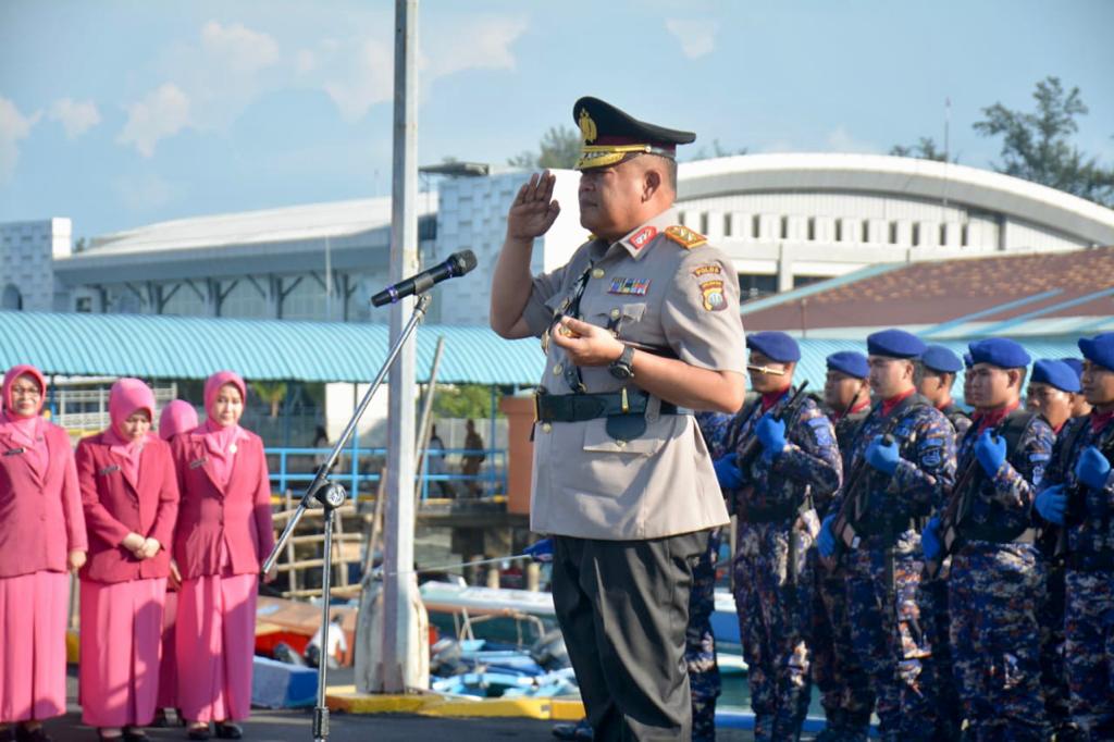 HUT Bhayangkara ke 77 Tahun 2023, Kapolda Tabana Bagun Pimpin Upacara Tabur Bunga di Laut