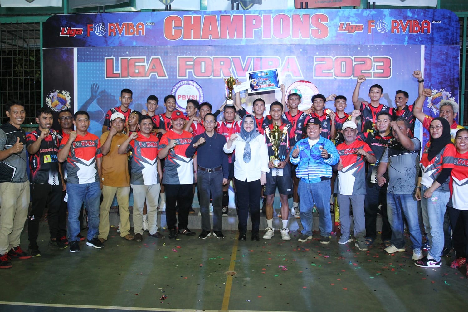 Amsakar Achmad Hadiri Penutupan Turnamen Volly Liga Forviba 2023