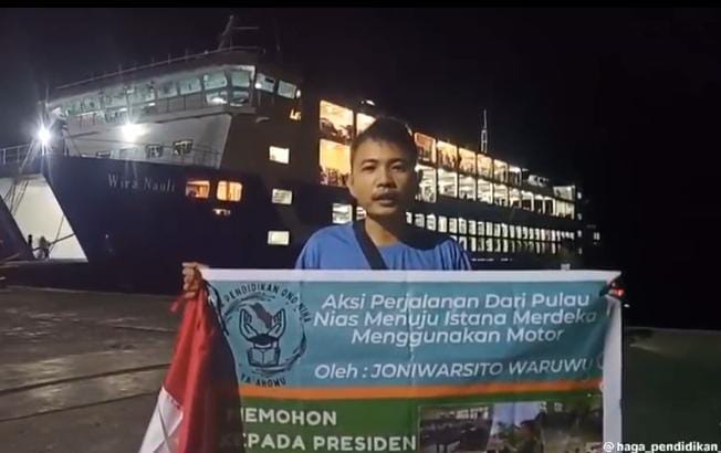 Joniwarsito Waruwu Rela Naik Roda Dua ke Istana Negara Untuk Sampaikan Keluhan Pendidikan di Kepulauan Nias