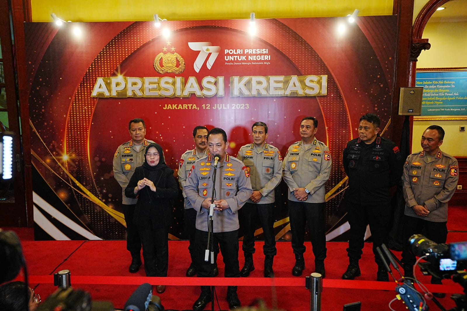 Kapolri Sigit Sampaikan Pesan Penting Untuk Seluruh Jajaran Polri di Acara Awarding Day Apresiasi Kreasi 77