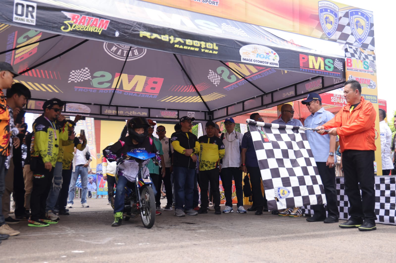 Gubernur Ansar dan Bambang Susatyo Buka Puncak Kenduri Otomotif Kepri 2023