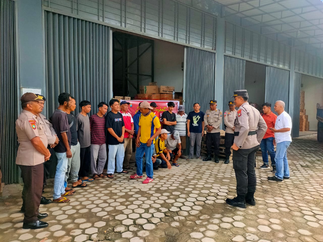 Polsek Kundur Gelar Jumat Curhat di PT Robinson Citra Mandiri