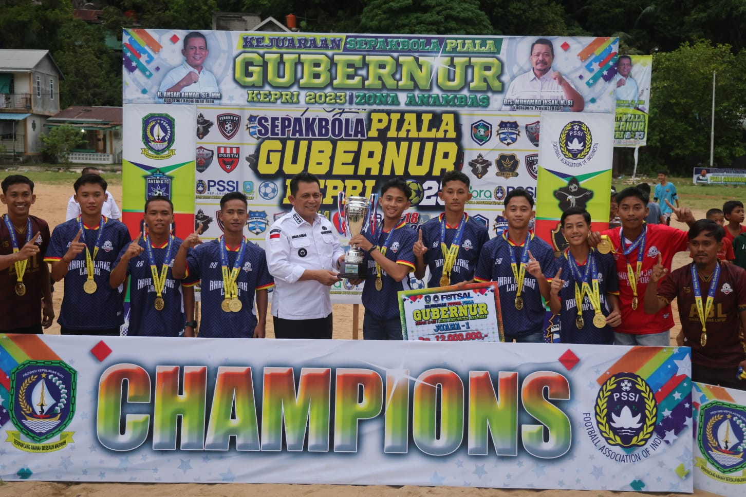 Gubernur Ansar Tutup Turnamen Olahraga Piala Gubernur Kepri 2023 Zona Anambas