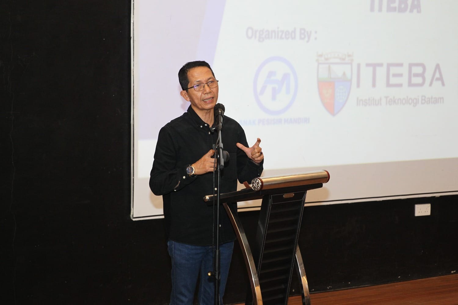 Amsakar Achmad Dorong Semangat Milenial Untuk Berwirausaha Secara Teknologi