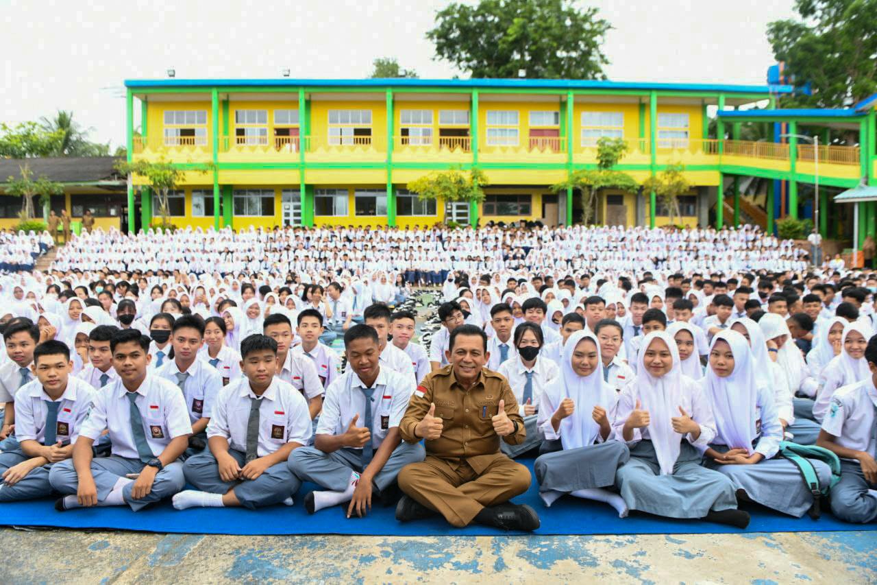 Pemprov Kepri Anggarkan Dana Rp16 Miliar Untuk Seragam Sekolah Tingkat SMA SMA dan SLB