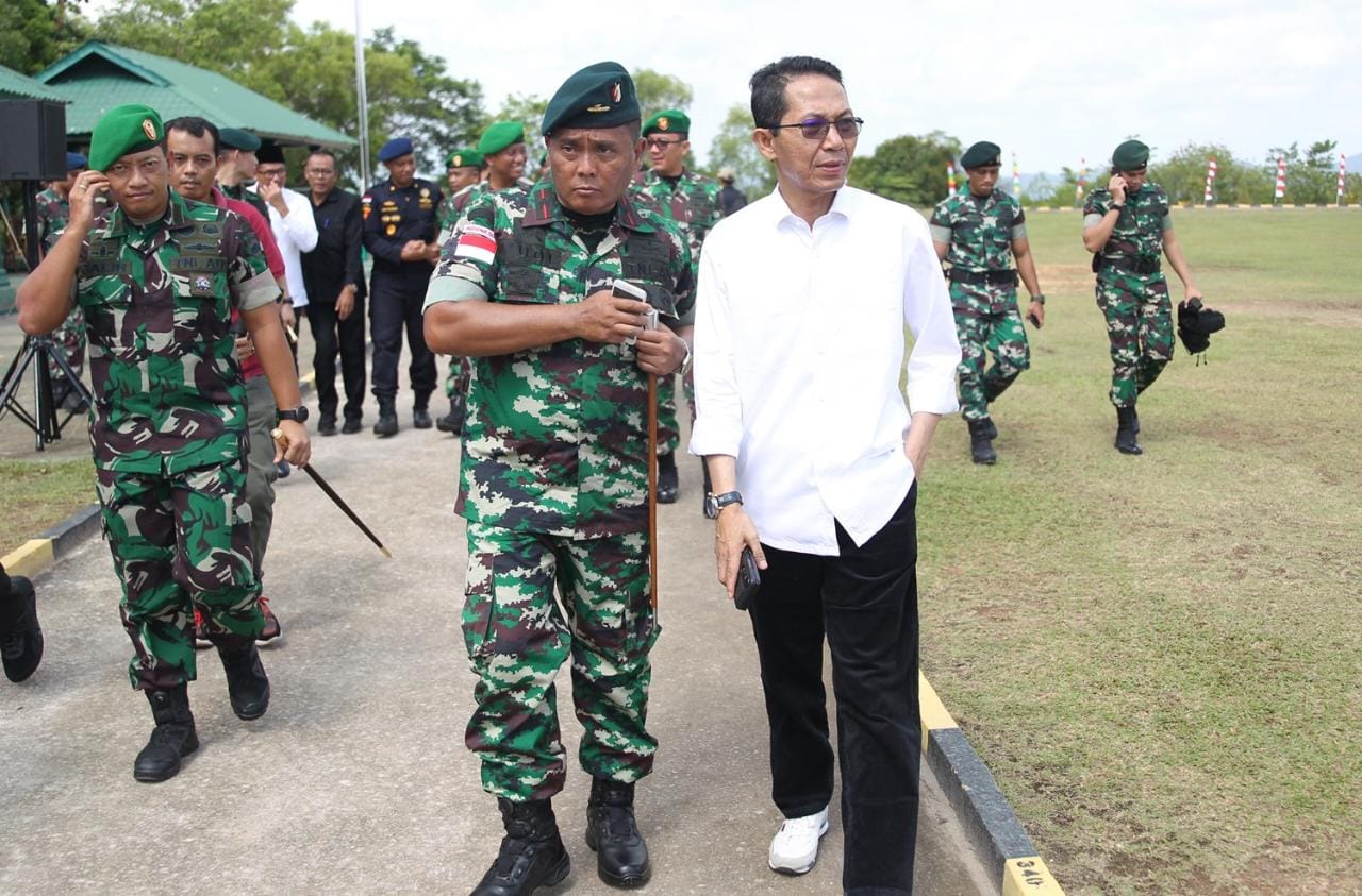 Sertijab Komandan Yonif 136/ Tuah Sakti Dihadiri Langsung Oleh Amsakar Achmad