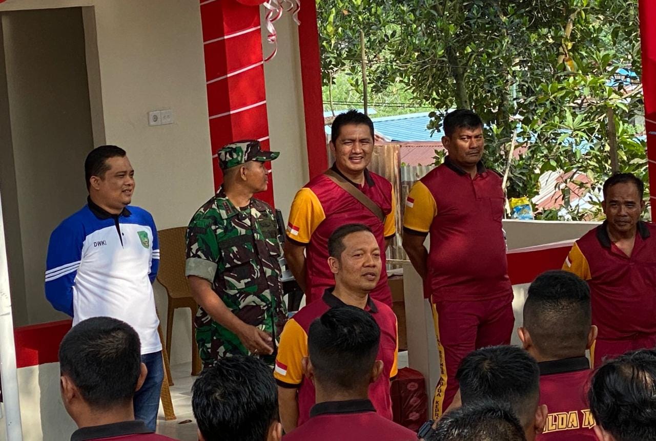 Jelang HUT RI Ke-78, Satresnarkoba Polresta Barelang dan Polsek Sei Beduk Laksanakan Bakti Sosial