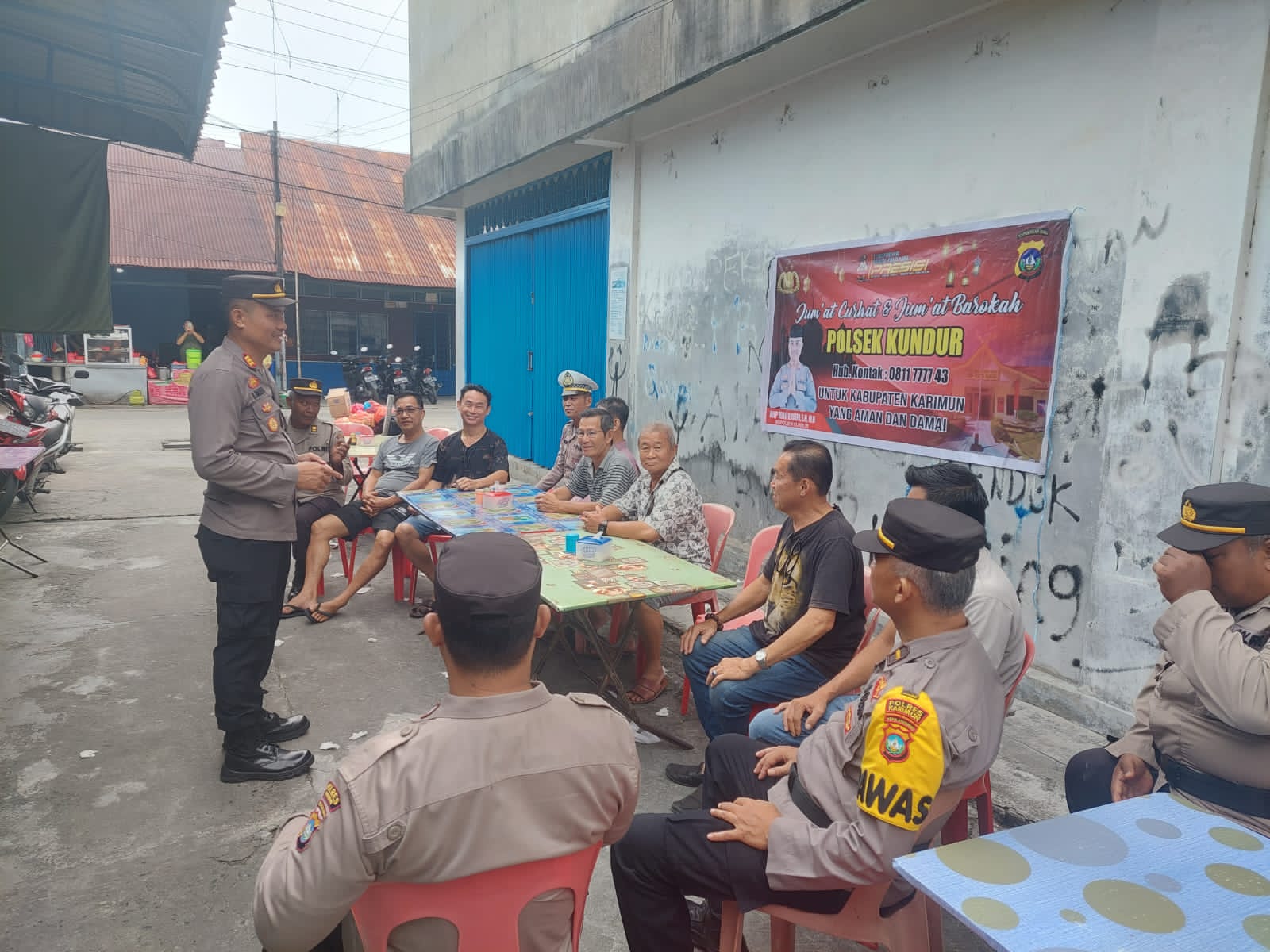 Kapolsek AKP Buala Harefa Pimpin Kegiatan Juma'at Curhat Presisi di Lorong Jalan Usman Harun
