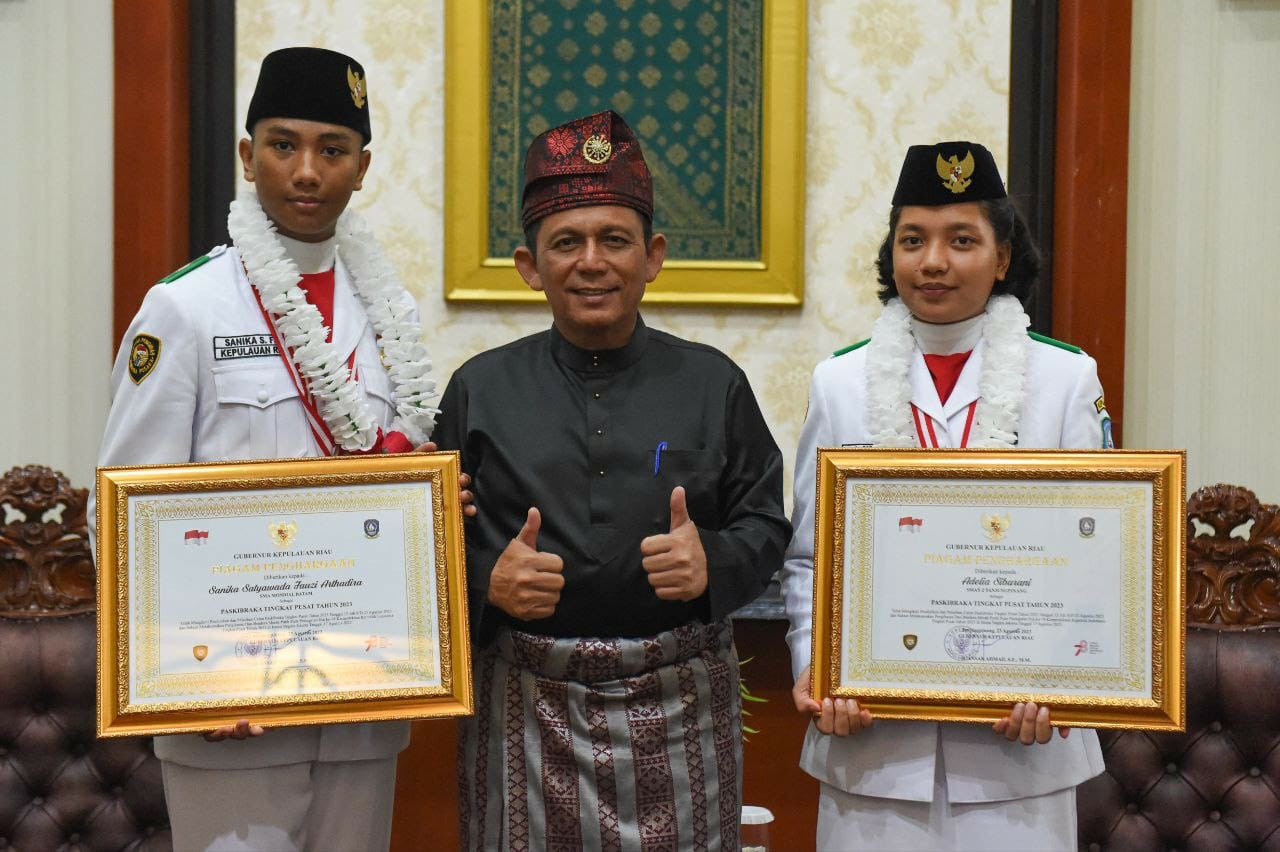 Gubernur Ansar Terima Kunjungan Dua Anggota Paskibraka Nasional Asal Kepri