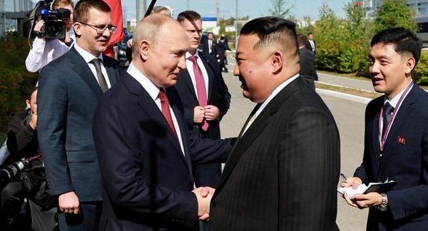 Pertemuan Vladimir Putin dengan Kim Jong Un Timbulkan Tanda Tanya