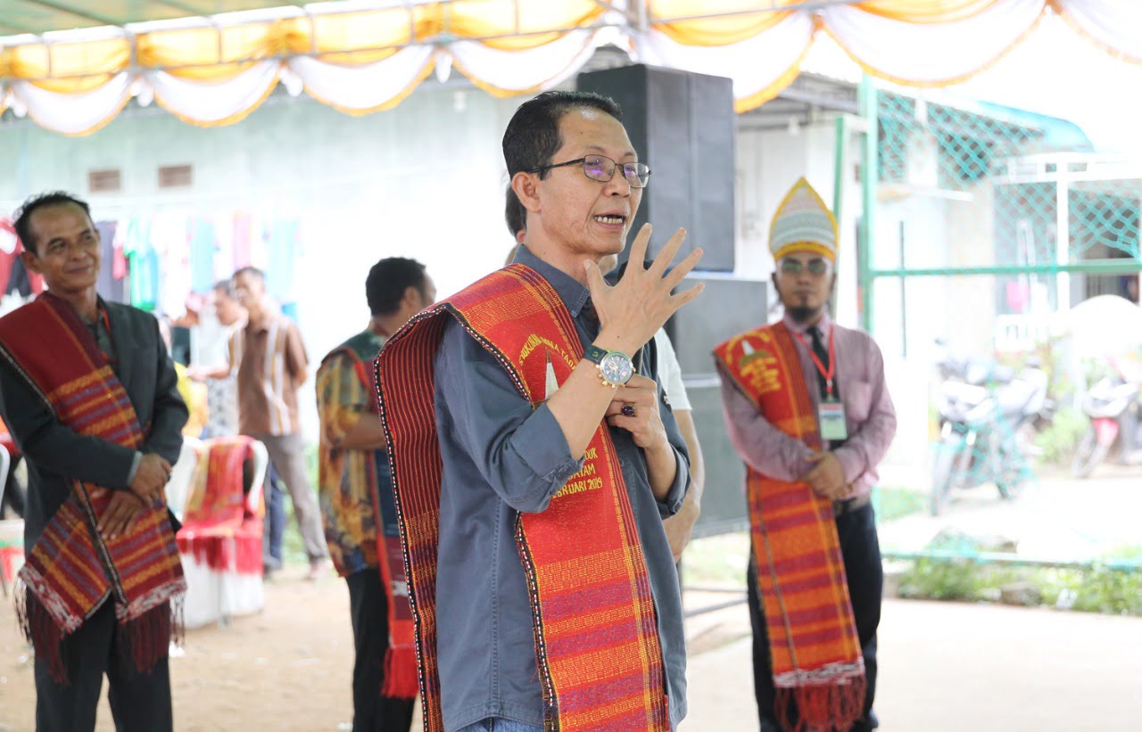 Amsakar Achmad Ajak Warga Kompak Jadikan Batam Rumah Bersama saat Hadir di HUT Partona Toga Siregar