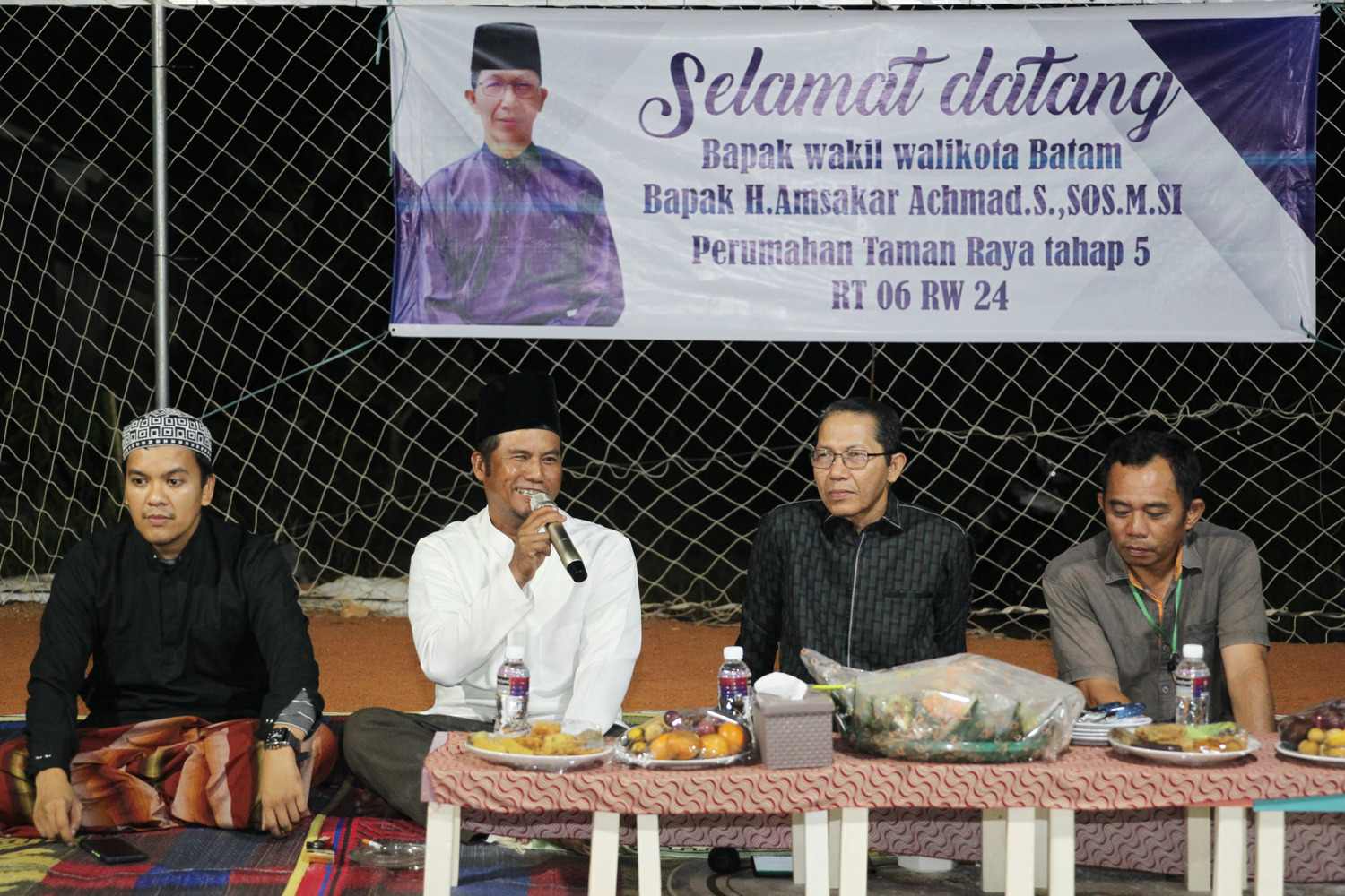 Amsakar Achmad Silahturahmi dengan Warga Taman Raya, Kebersamaan Semakin Erat dari Waktu ke Waktu