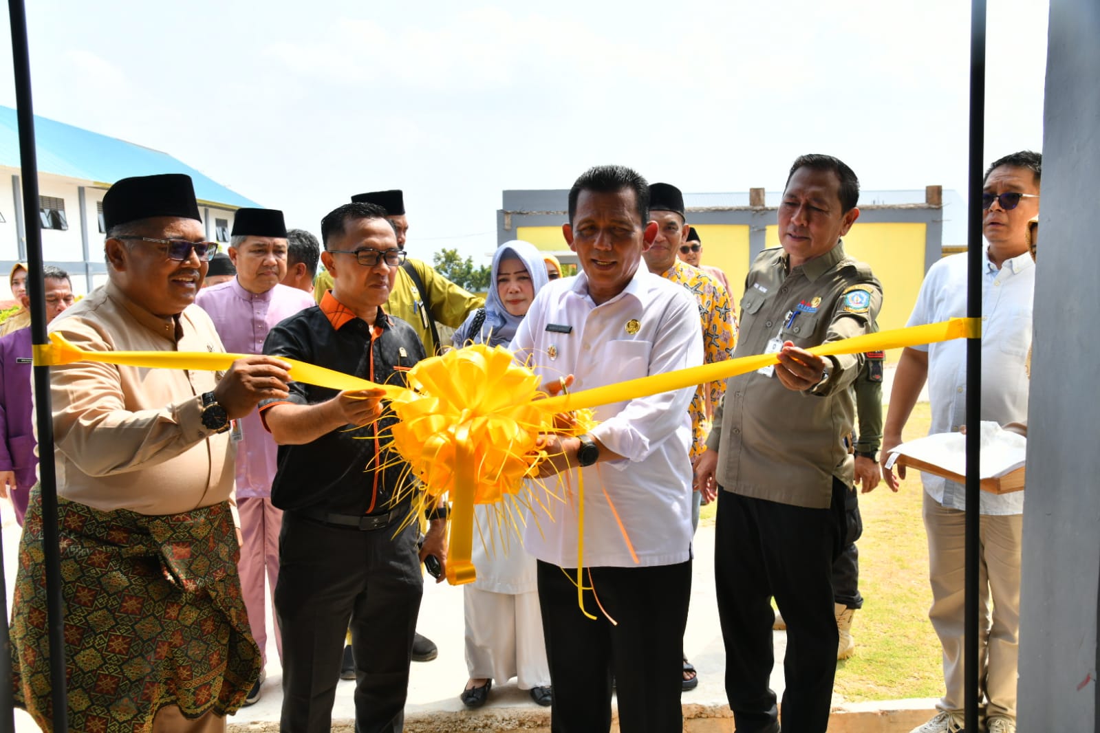 Silaturahmi ke SMKN 3 Batam, Gubernur Ansar Resmikan 14 Ruang Kelas Baru dan 1 Ruang Praktek Siswa