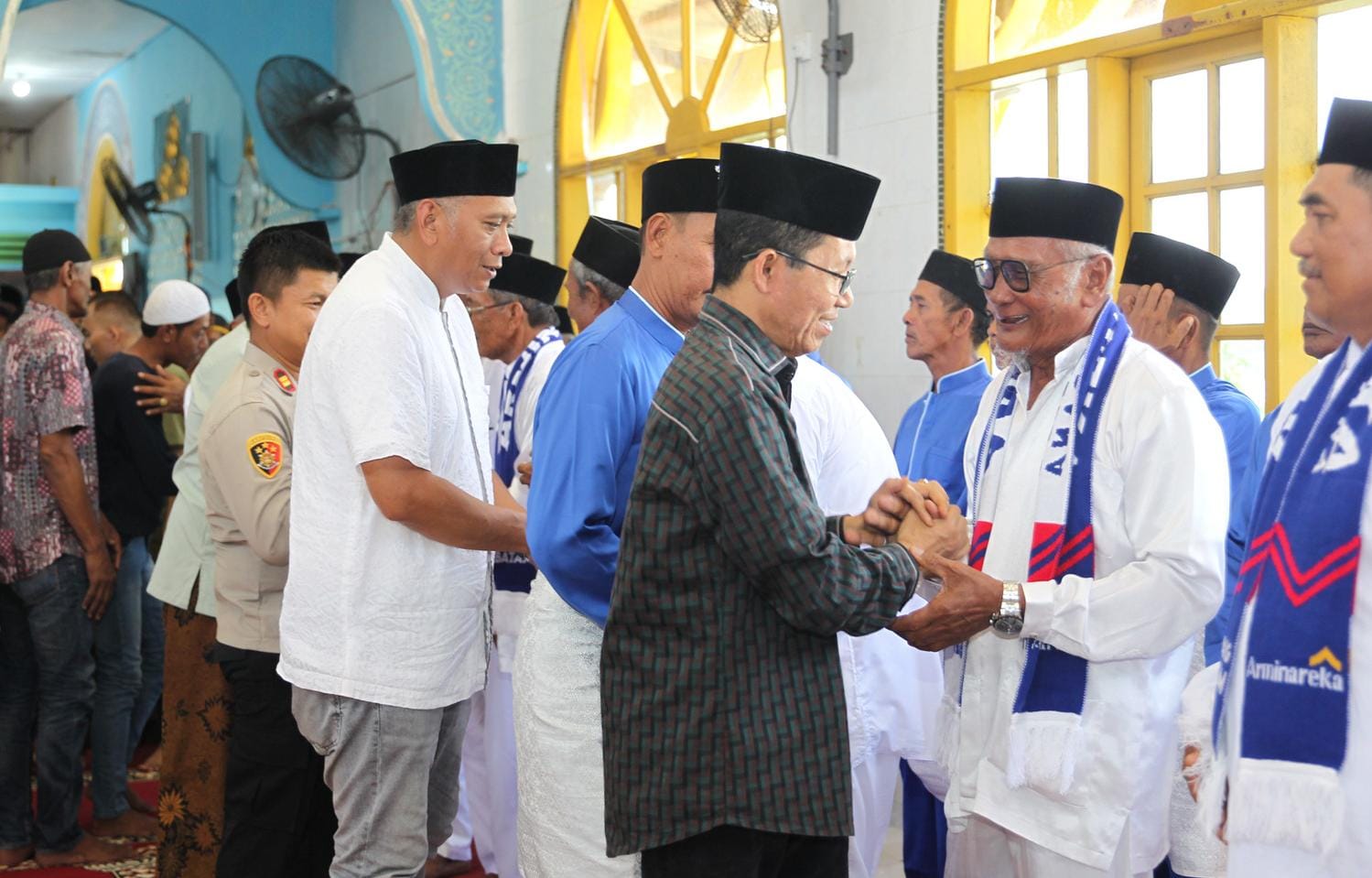 Warga Terluar Kota Batam Selalu Undang Amsakar  Terluar Kota Batam Selalu Undang Amsakar AchmadWarga Terluar Kota Batam Selalu Undang Amsakar AchmadWarga TerAchmadWargaluar Kota Batam Selalu Undang Amsakar Achmad