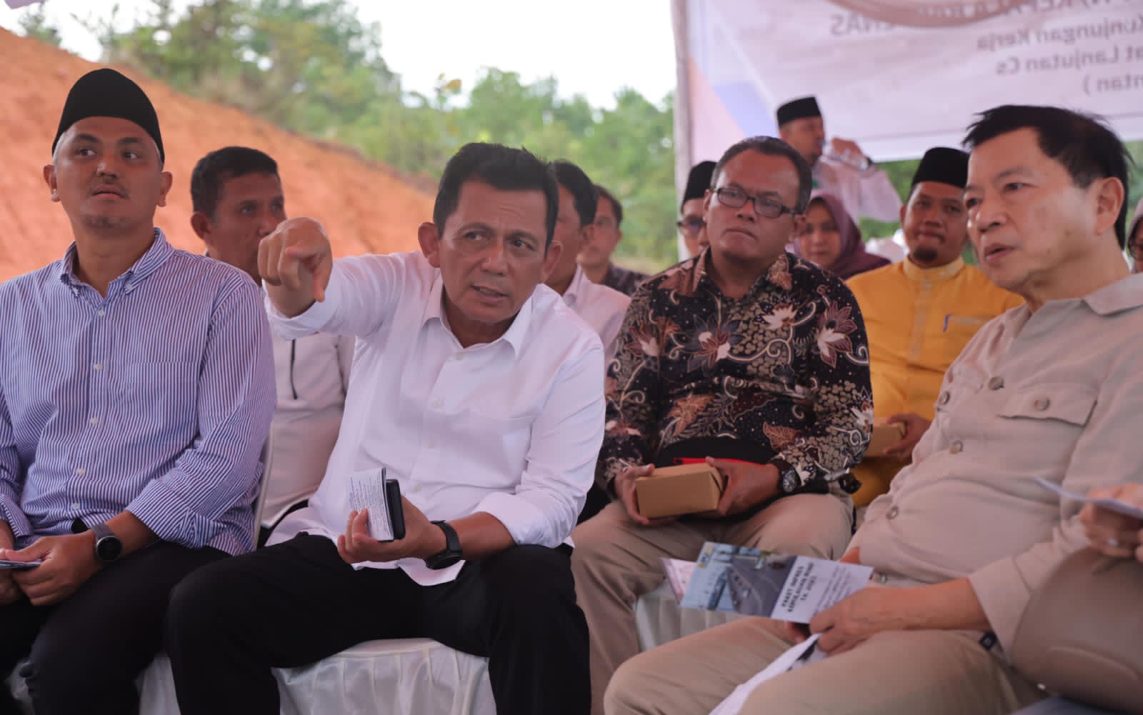 Suharso Monoarfa Didampingi Gubernur Ansar Turun ke Jalan Lintas Barat Lanjutan