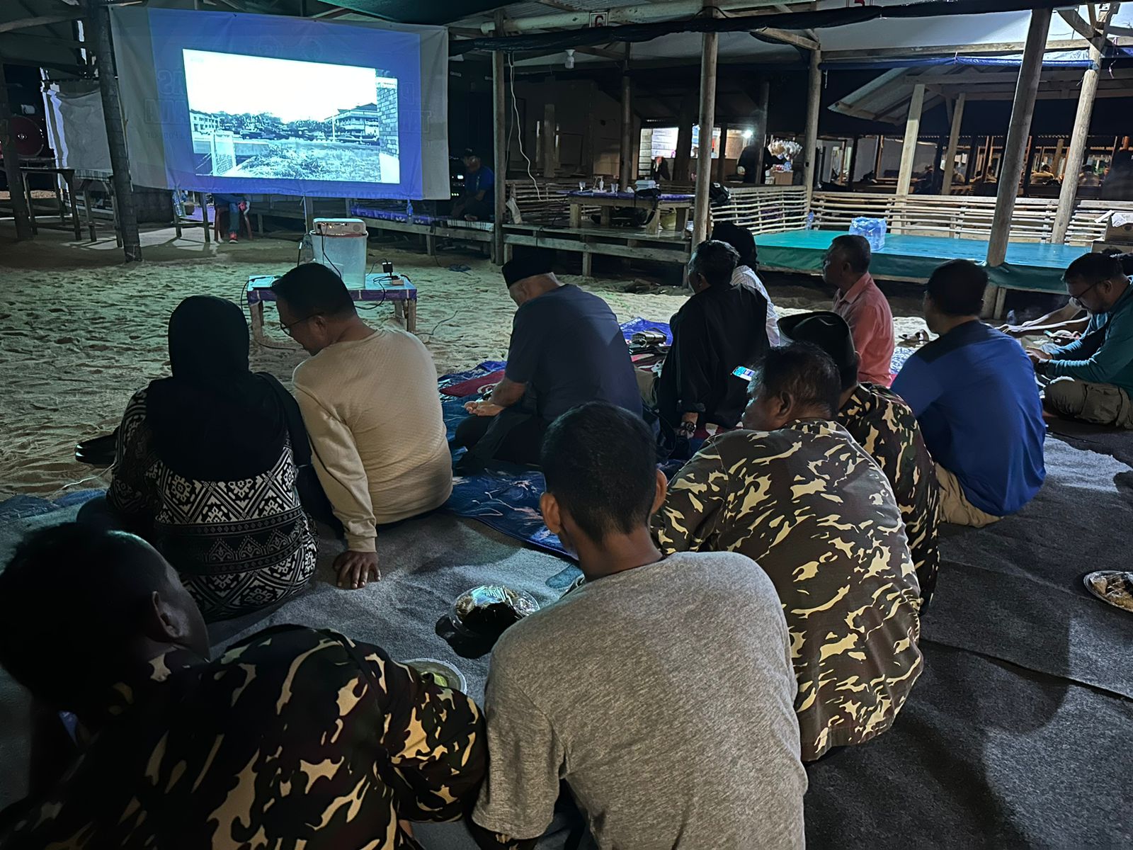 Pietra Paloh Nobar Bersama Warga Karimun