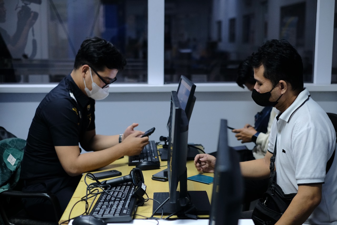 Bea Cukai Terapkan Pemberlakuan Registrasi IMEI Terhadap Penumpang