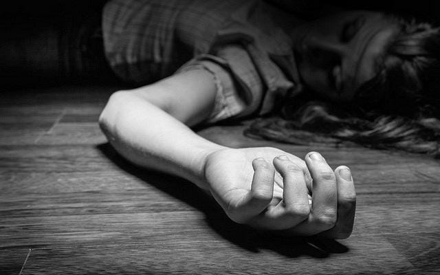 Wanita Cantik Tewas Mengenaskan Bersimbah Darah di Kamar Kost