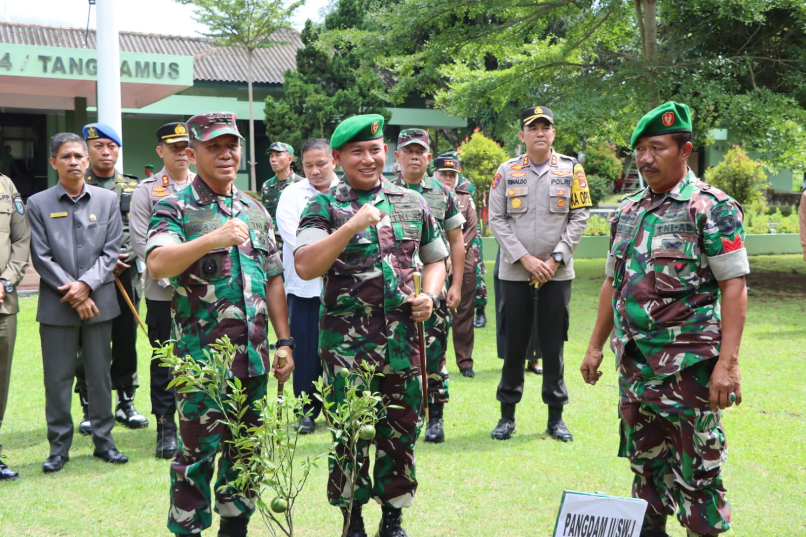 Kapolres AKBP Rinaldo Aser Sambut Kunker Pangdam 11 Sriwijaya di Kodim 0424 Tanggamus