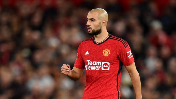 MU Mau Pulangkan Amrabat ke Fiorentina