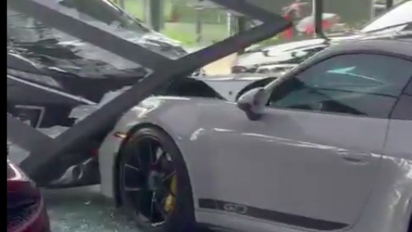 Kejadian Pengendara +62 Bikin Ngelus Dada: Bajaj Masuk Tol