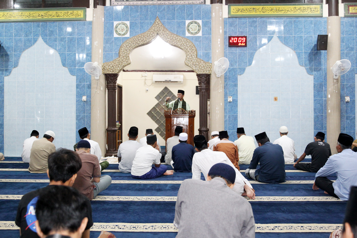 Safari Ramadan di Masjid Al Huda, Amsakar Achmad Bersua Akrab dengan Para Jamaah