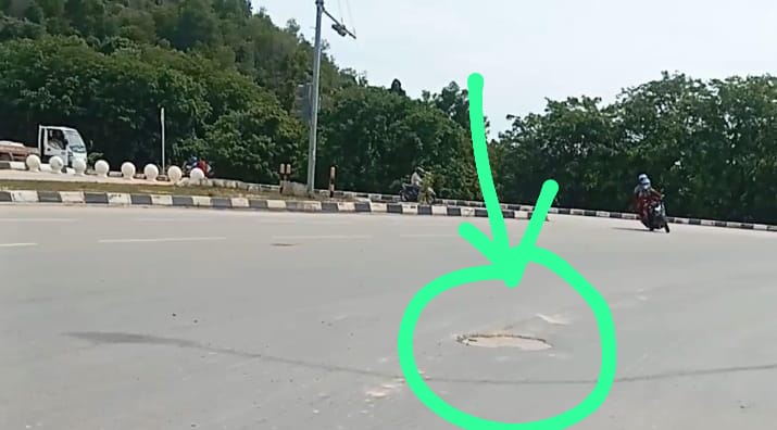 Kurang Lebih 2 Tahun Jalan Bundaran Simpang Barelang Dibuat Sudah Berlubang dan Bergelombang