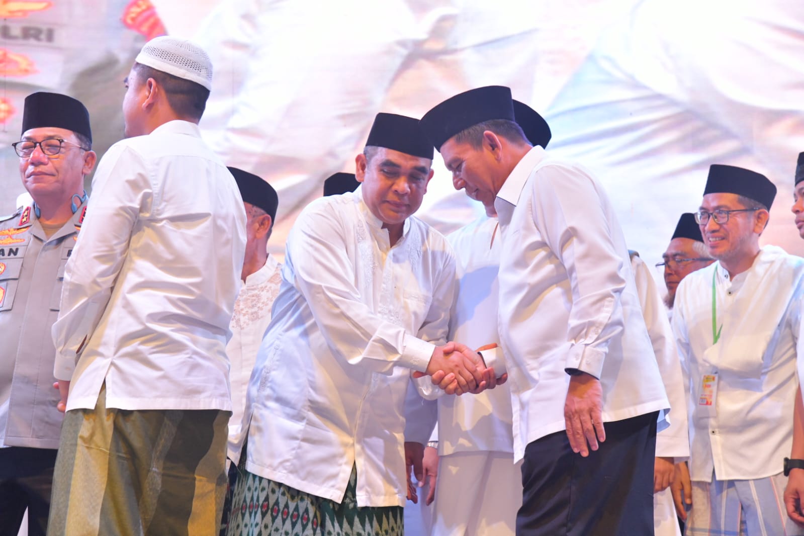 Dihadiri Ribuan Masyarakat, Ansar Ahmad Ajak Jadikan Kepri Bershalawat Ajang Kerukunan Umat