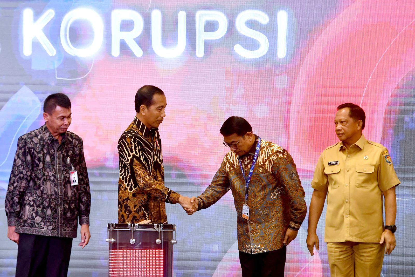 Dugaan Kasus Koruptor PWI Bakal Mandek, Adakah Nyali Jendral Lisyo Sigit Prabowo Panggil Menteri Erick Tohir ?