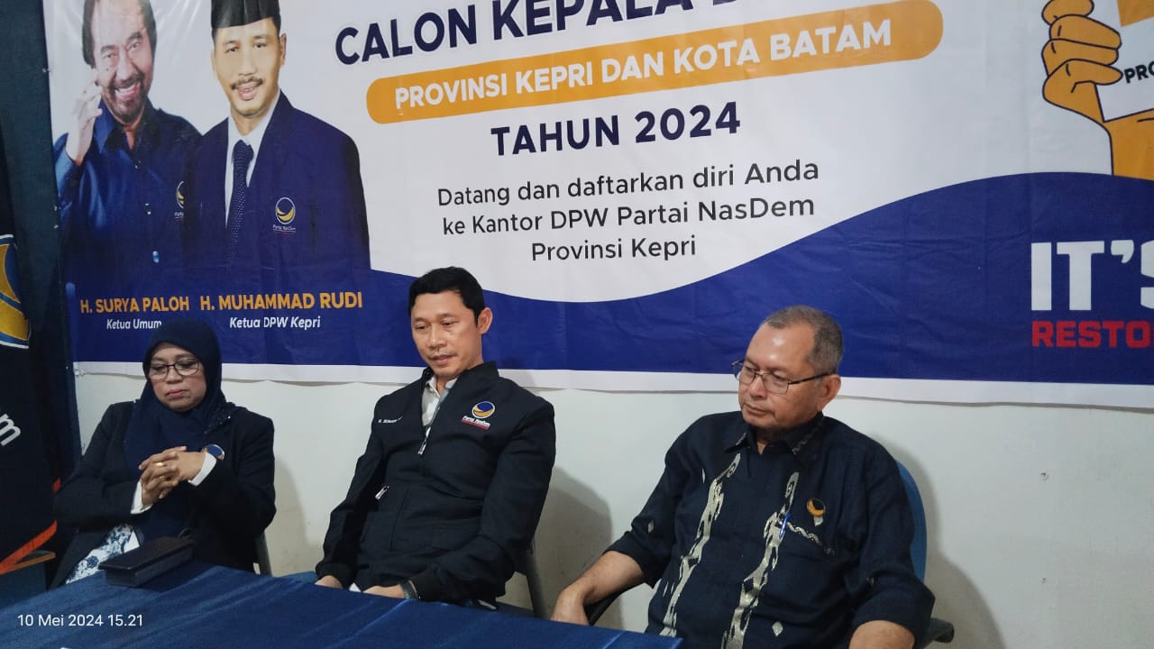 Pengambilan Formulir Pendaftaran Calon Walikota Batam Amsakar Achmad Terkesan Dihambat Suhadi dan Afrizal Dahlan