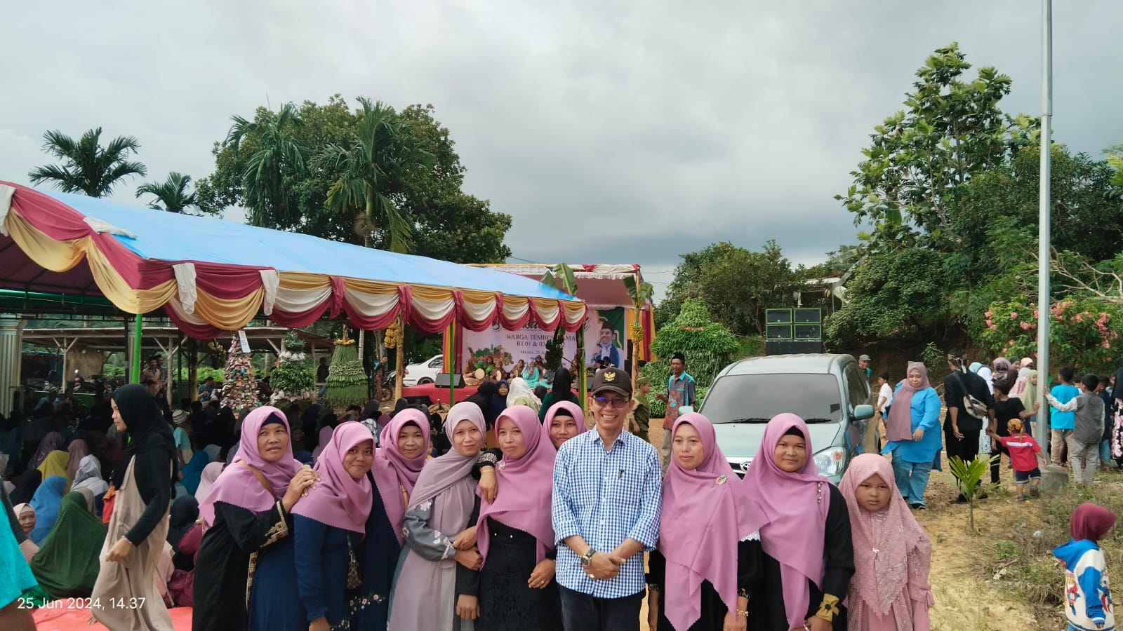 Tasyakuran Sedekah Bumi di Tembesi Lama, Amsakar Achmad Terpukau dengan Kekompakan Warga