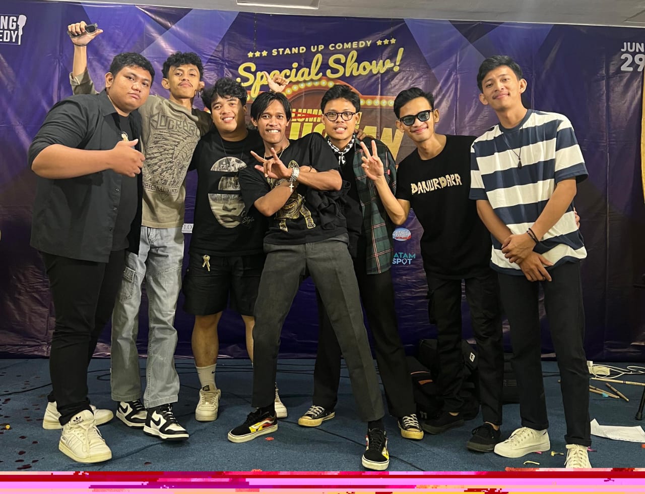 PECAH! Show 'Kelucuan' Komika Asli Batam Rico Parulian Sukses Pukau Penonton