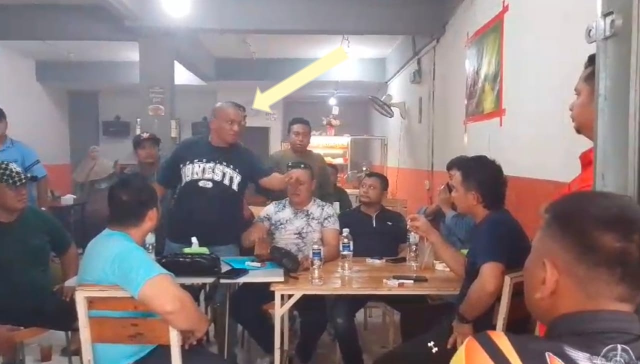 Diduga Sejumlah OTK Keluarkan Kata - Kata Kotor Kepada Adv. Ferry Hulu