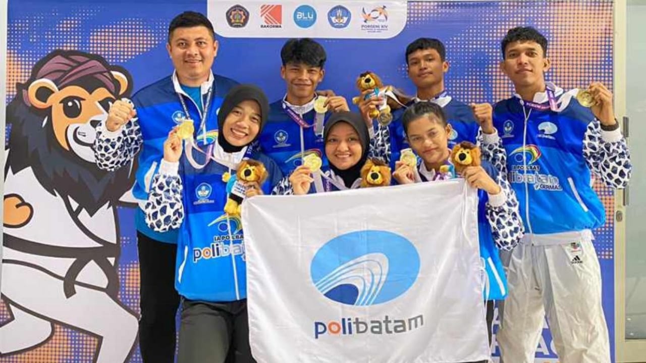 Raih Medali Emas di Malang, Amsakar Achmad Ucapkan Selamat dan Sukes kepada Ananda Putri Amelia