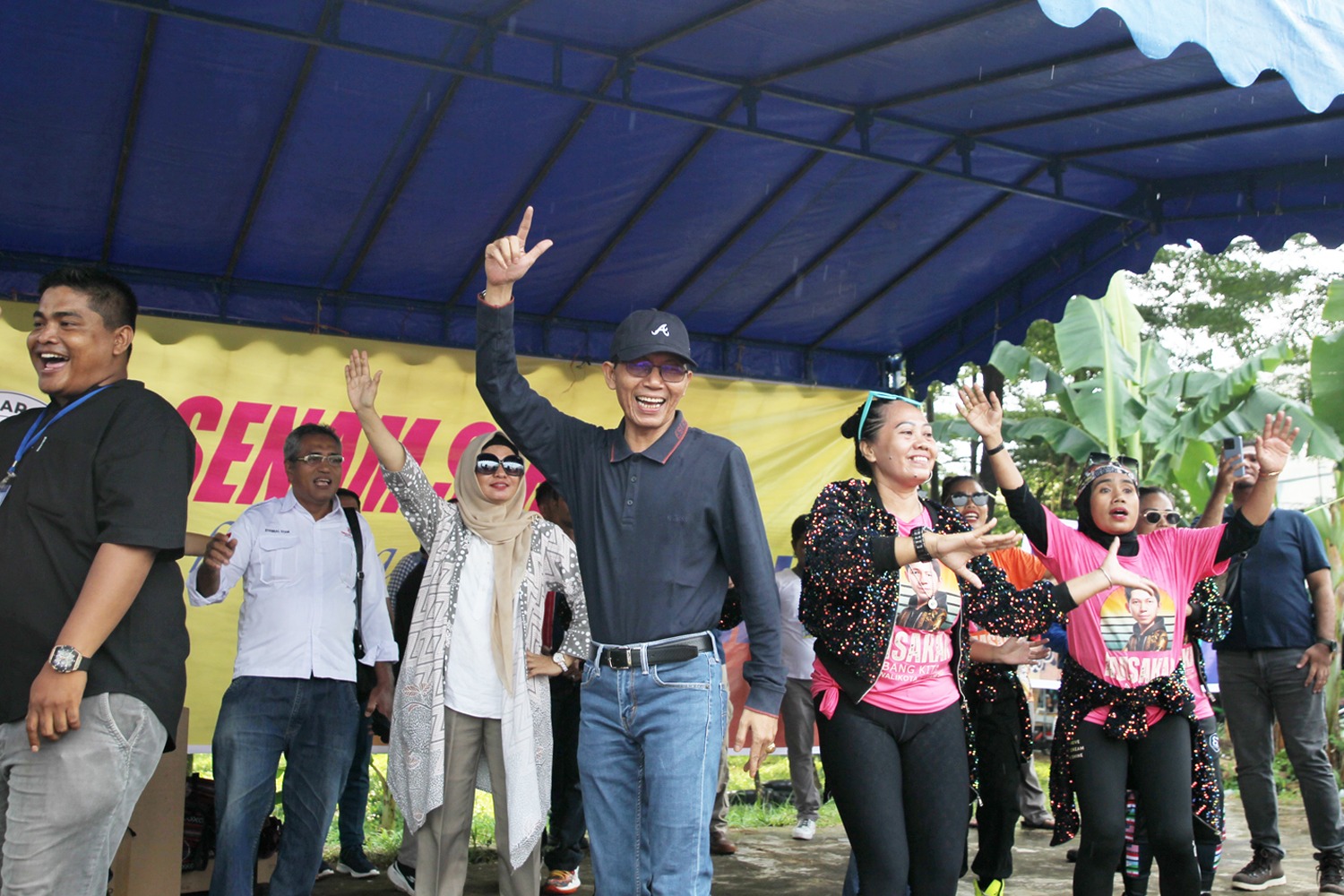 Senam Sehat Bersama Bang Amsakar di STC Sekupang