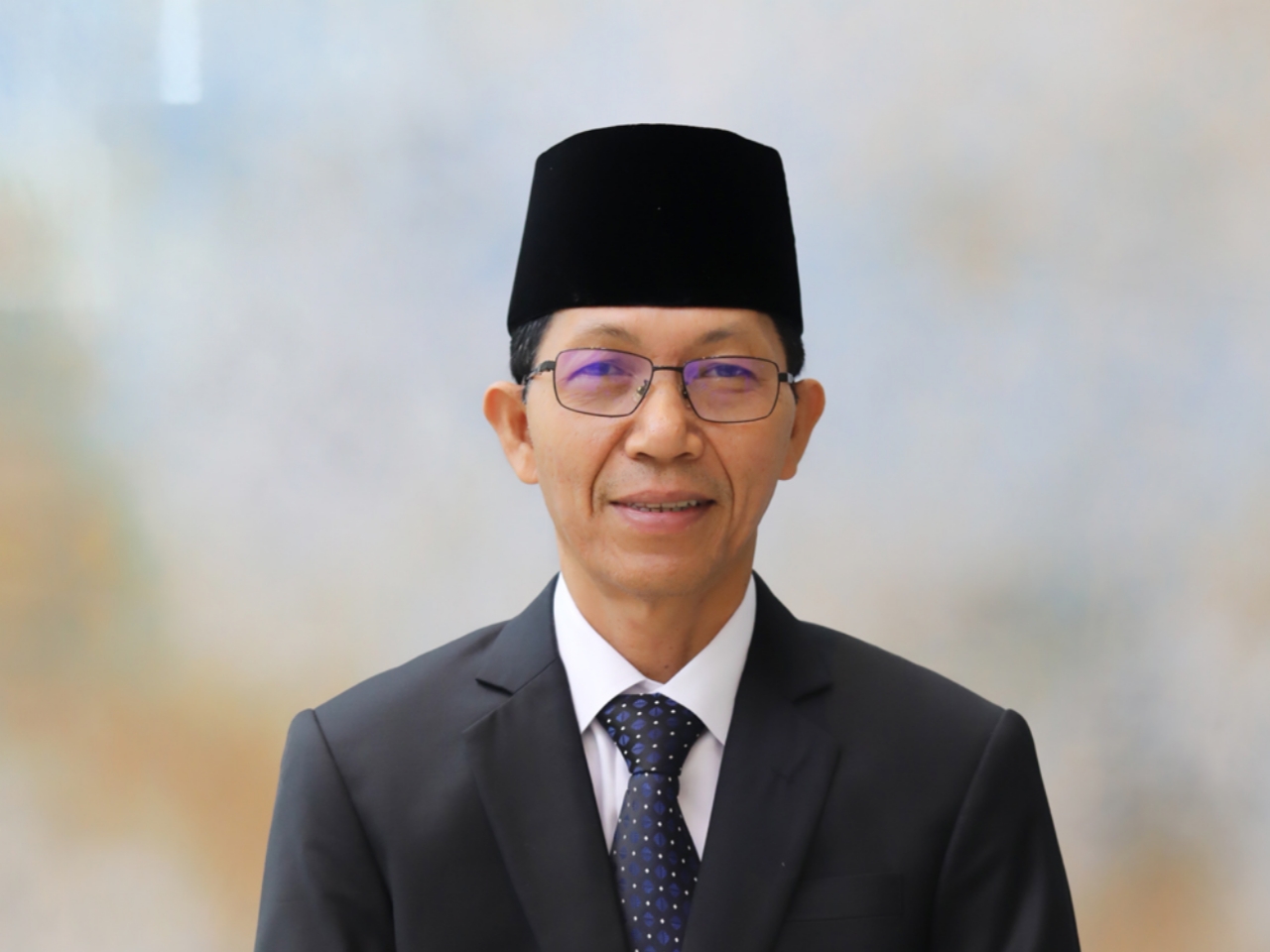 Wakil Walikota Batam, Amsakar Achmad Jadi Inspektur Upacara Penurunan Bendera pada 17 Agustus 2024