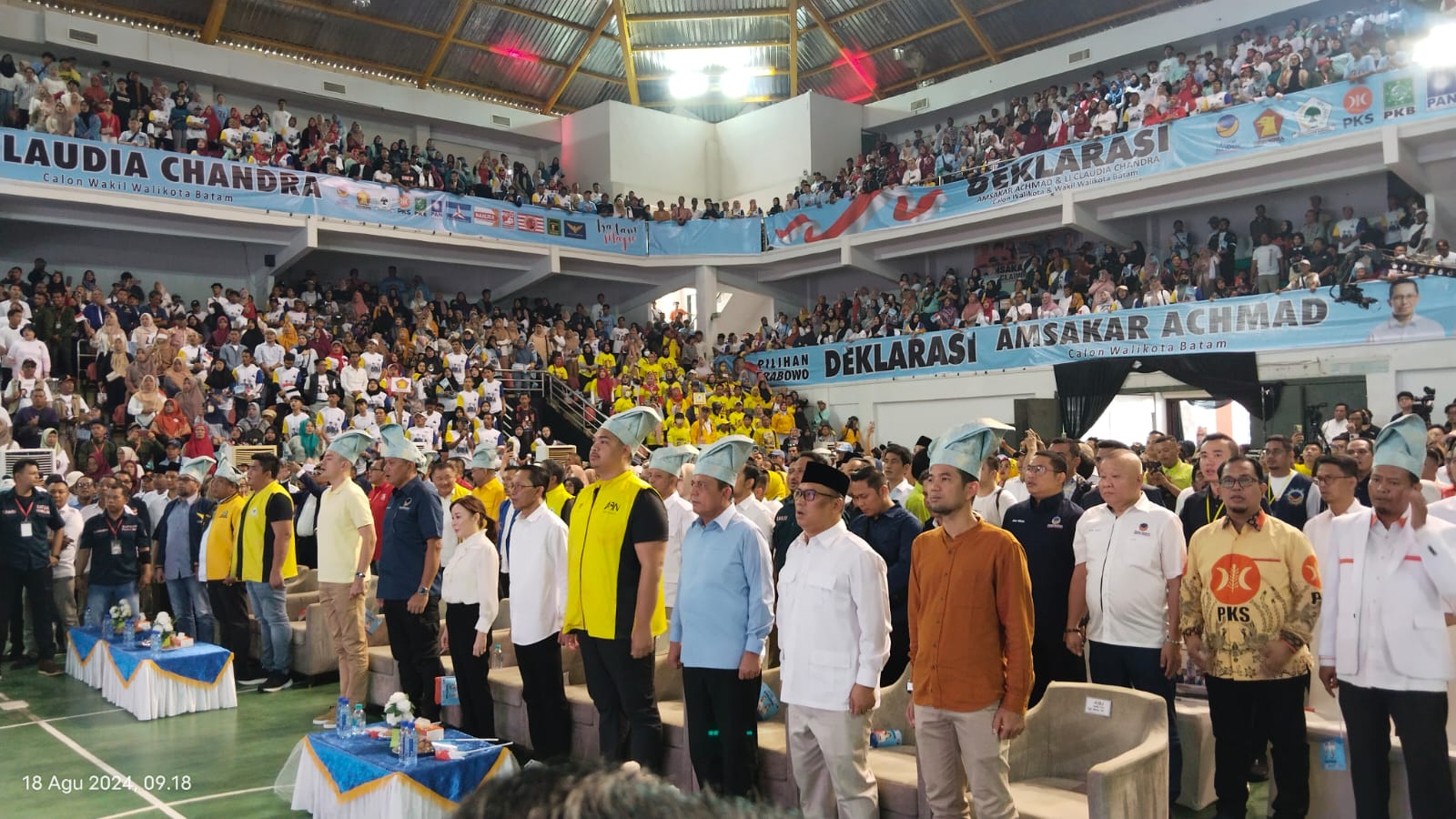Ribuan Waga Kota Batam Membludak di Kegiatan Deklarasi Koalisi Parpol Amsakar-Li Claudia