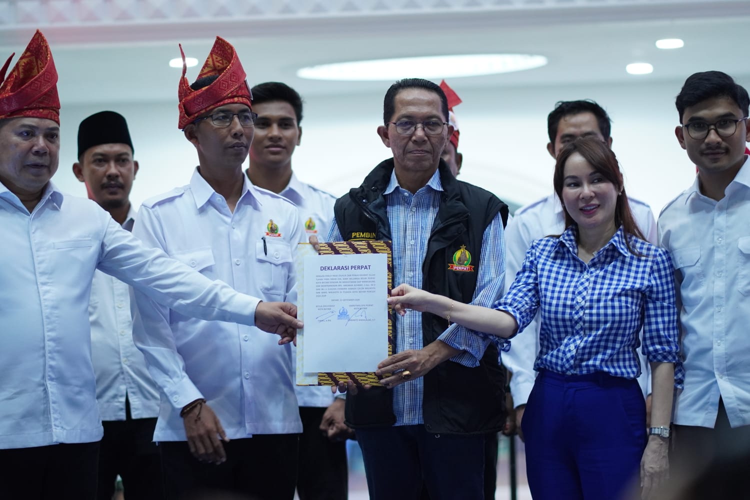 Ribuan Warga Saksikas Deklarasi PERPAT untuk ASLI, Kamarudin: Menjadi Motor Memenangkan Amsakar-Li Claudia