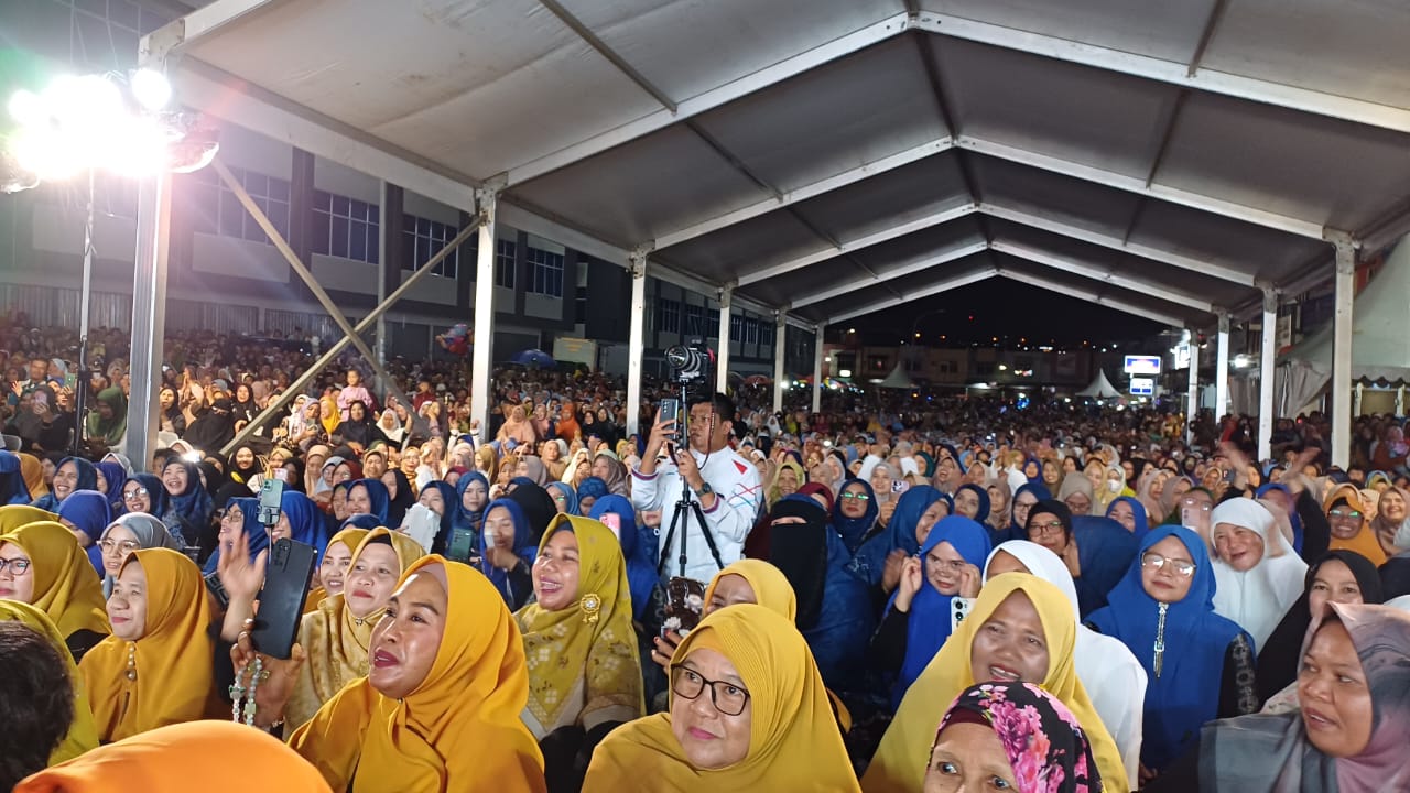 Belasan Ribu Umat Hadiri Tabligh Akbar Ustadz Das’ad Latif