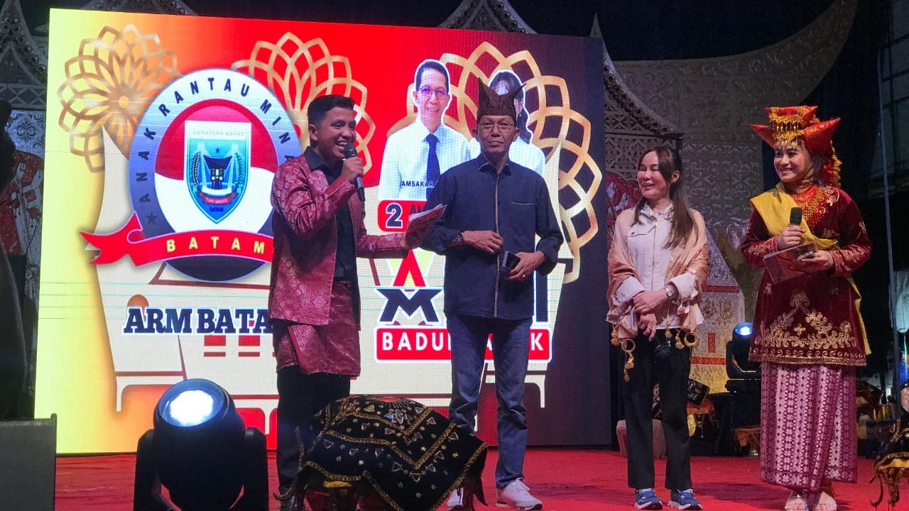 Pasangan Calon Amsakar-Li Claudia Raih Dukungan dari Warga Minang Batam