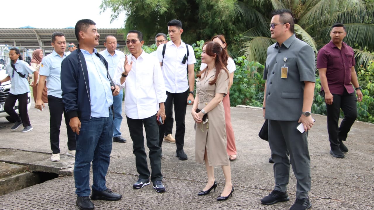 Dikeluhkan Masyarakat, Amsakar Bersama Li Claudia Bertemu dengan Jajaran PT ABH Terkait Persoalan Air Bersih