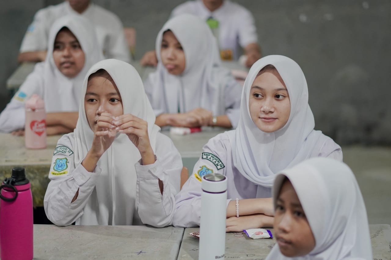 Wakil Walikota Batam, Amsakar Achmad Pantau Program Makan Bergizi Gratis Perdana