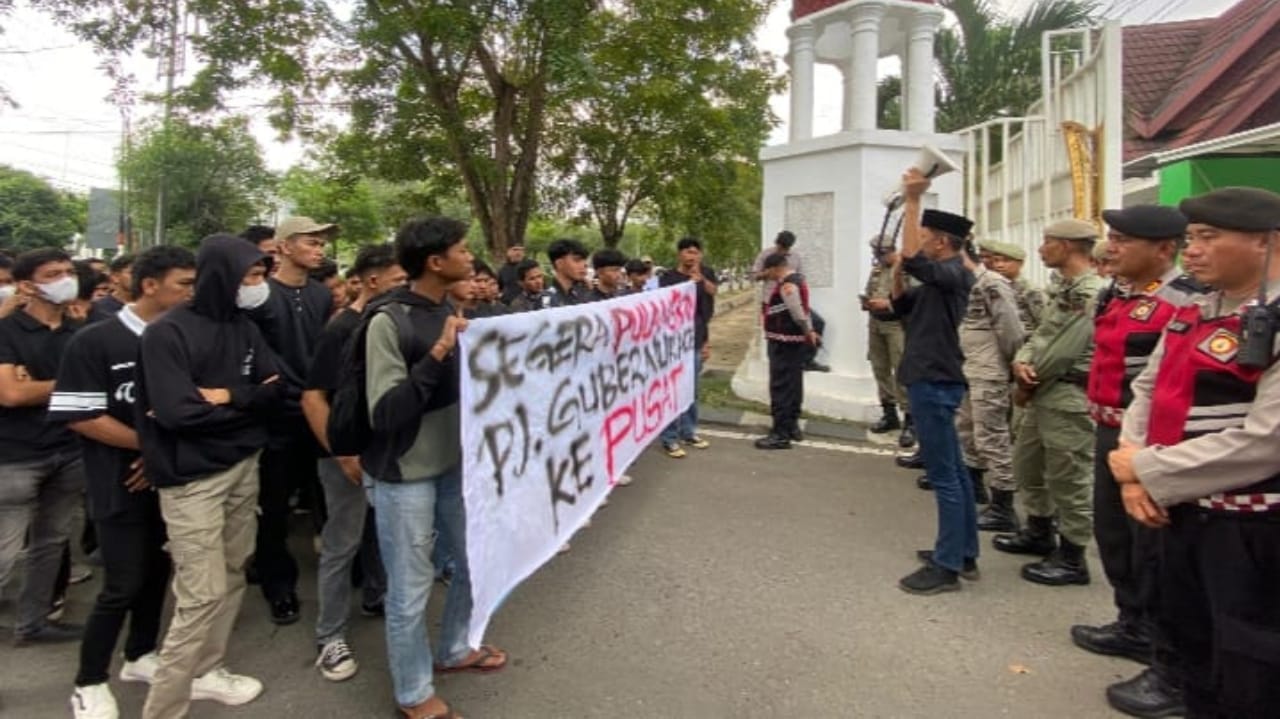 Mahasiswa Desak Menteri Tito Karnavian untuk Menarik Pj Gubernur Aceh Kembali ke Pusat