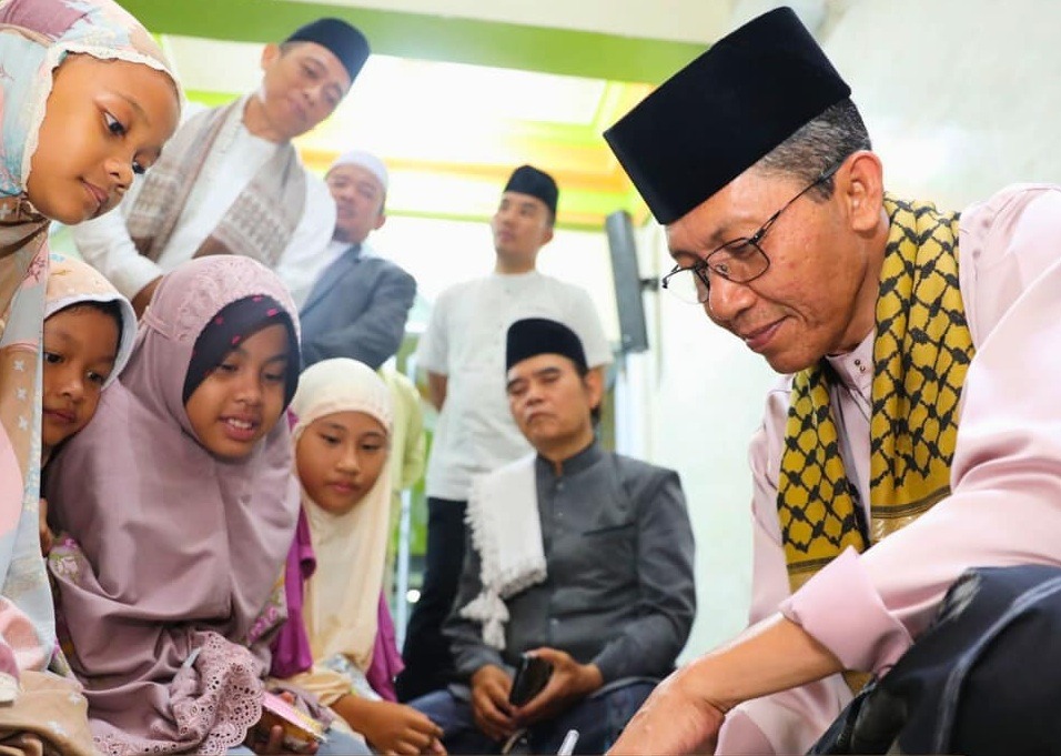 Safari Ramadan 1446 H di Mesjid Jami' Abdullah, Walikota Amsakar Ajak Masyarakat Bersatu Membangun Batam